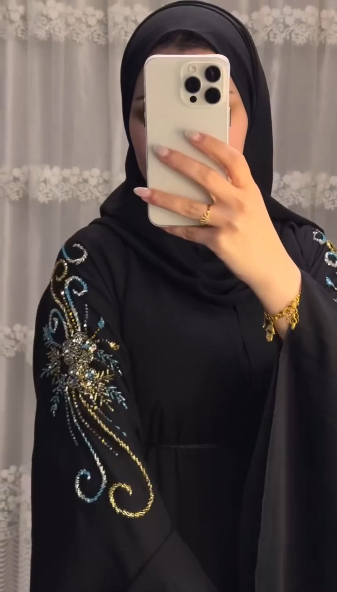 ✨ العباية لي تخليك تباني مميزة وين ما تدخلي