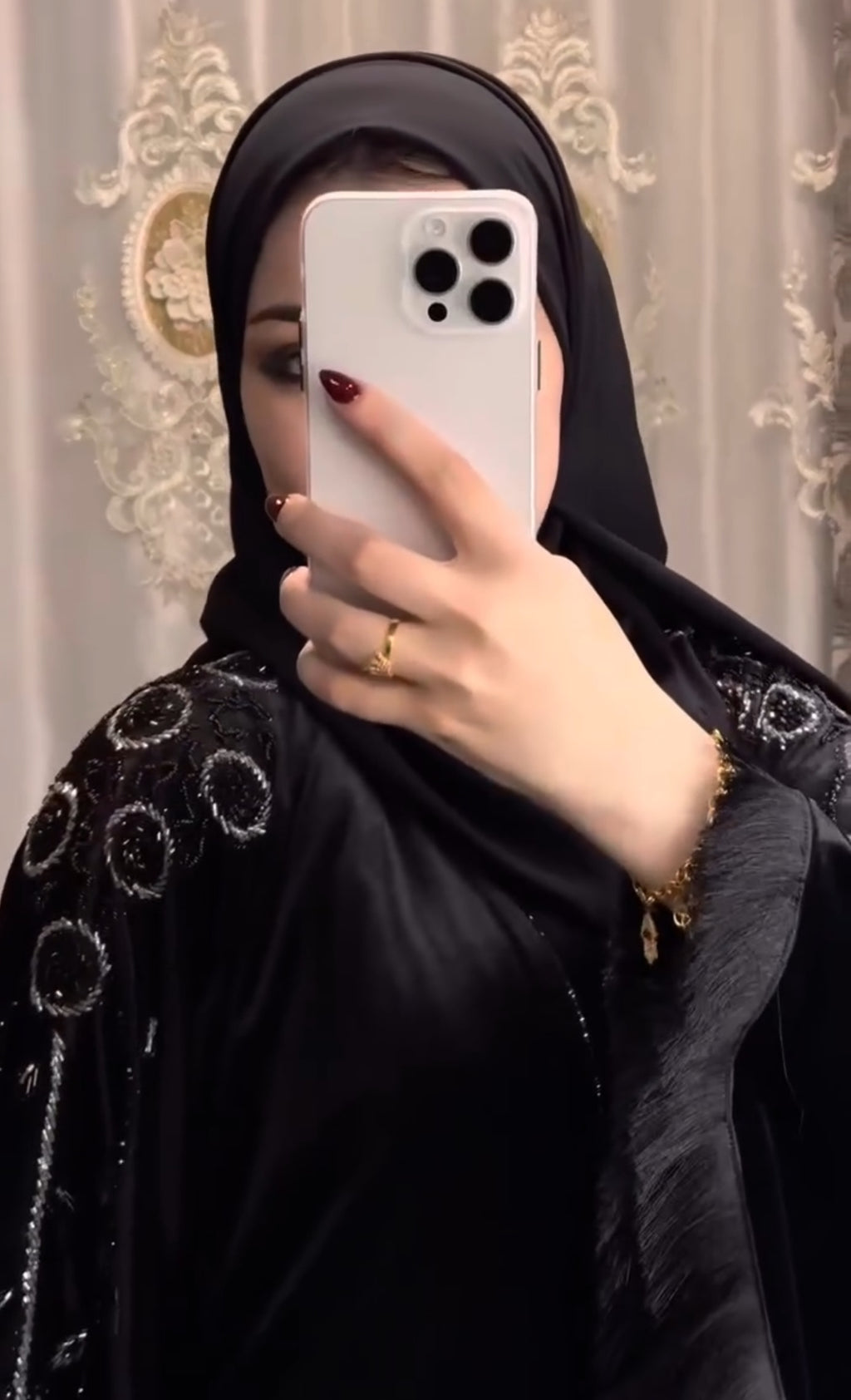 ✨ العباية لي تخليك تباني مميزة وين ما تدخلي